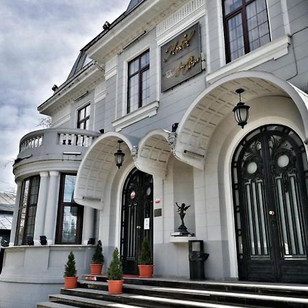 Hotel Angelo D'Oro Плоещ Екстериор снимка